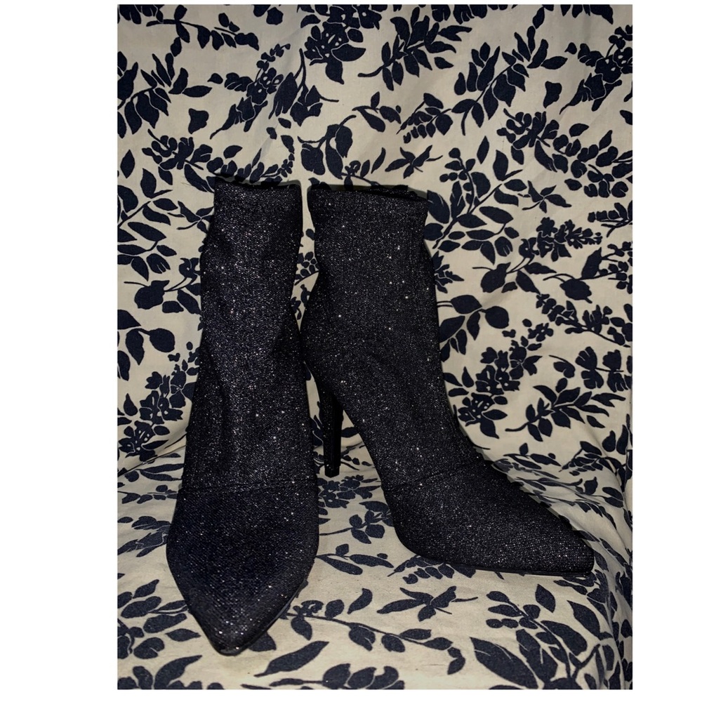 🖤 black sparkly heels 🖤